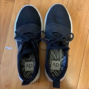 Dolce Vita athletic shoes